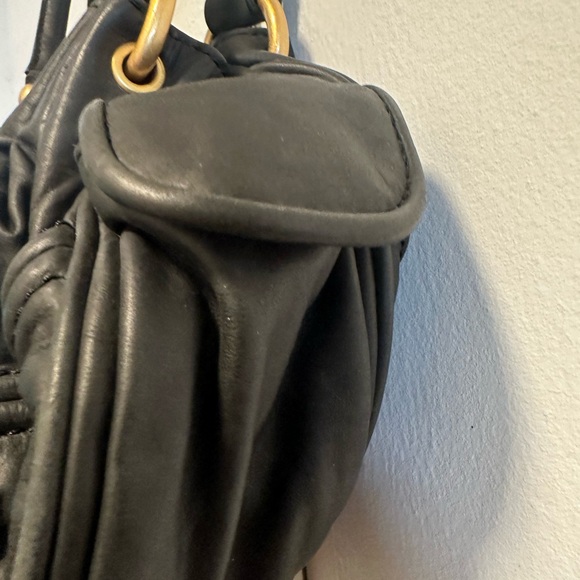 Juicy Couture Black Shoulder Bag with Gold Details - Picture 2 of 9